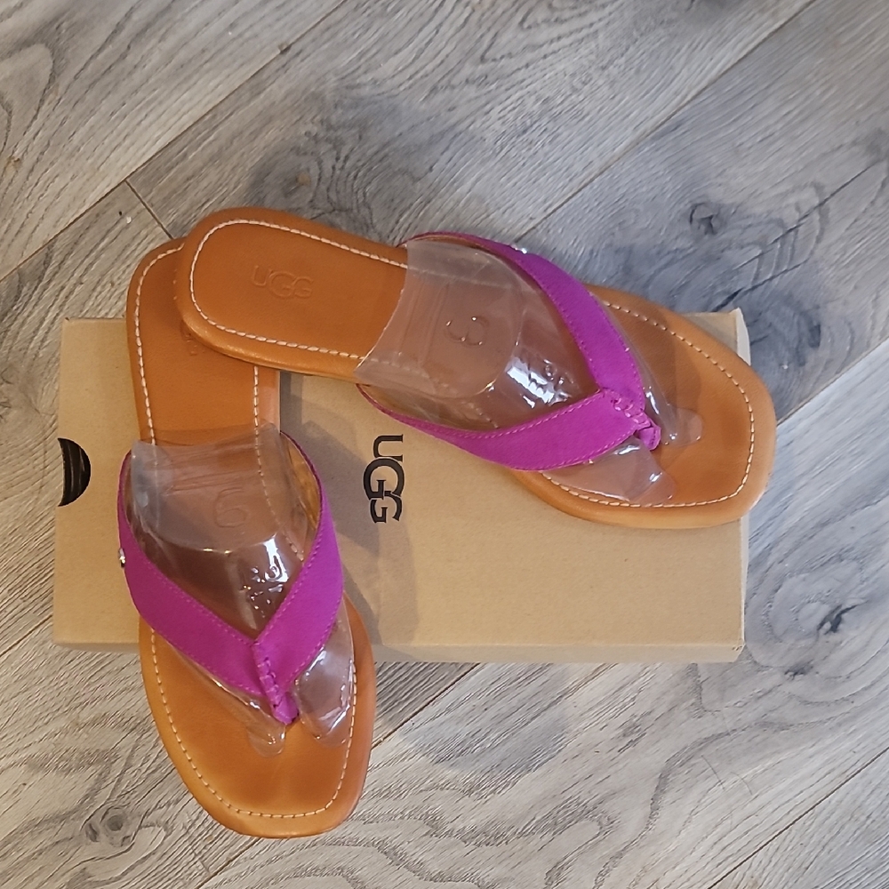 UGG Tuolumne Flip Flop Thong Sandals Size 9 EUC!